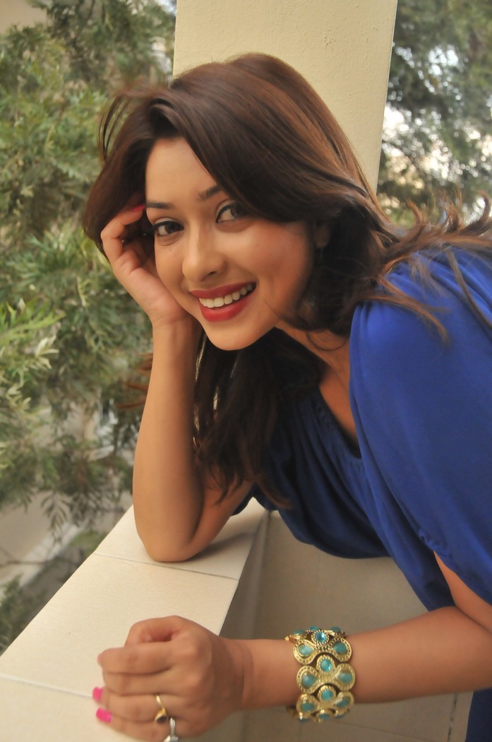 Payal Ghosh hot in Mini Blue dress - Photos | Picture 102709